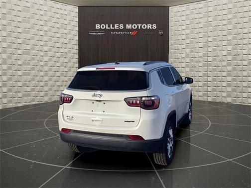 2022 Jeep Compass Latitude Lux