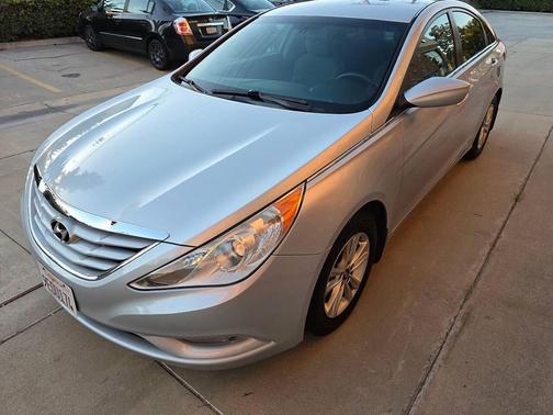 2013 Hyundai SONATA GLS