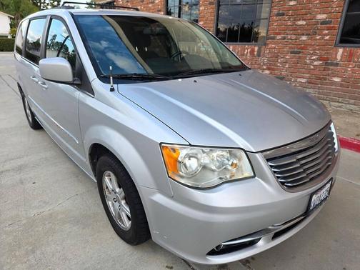 2011 Chrysler Town & Country Touring