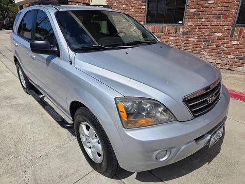 Silver 2007 Kia Sorento LX