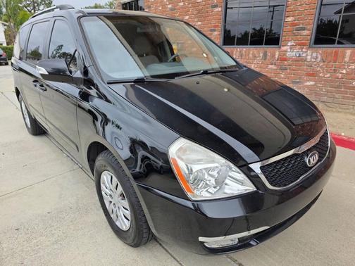 2014 Kia Sedona LX