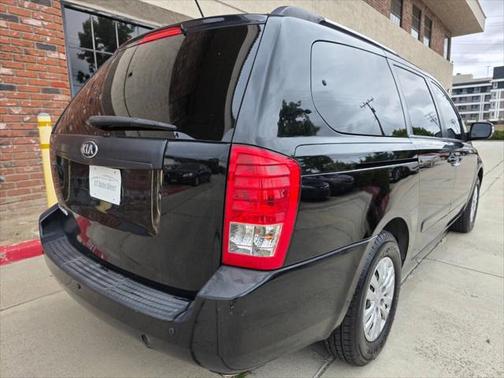 2014 Kia Sedona LX