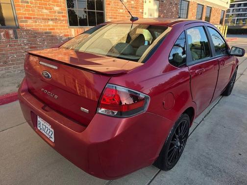 Sangria Red Metallic 2010 Ford Focus SES