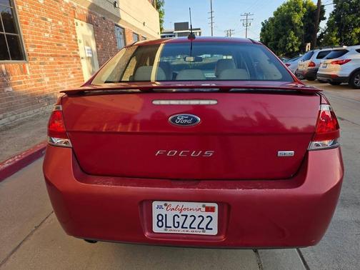 Sangria Red Metallic 2010 Ford Focus SES
