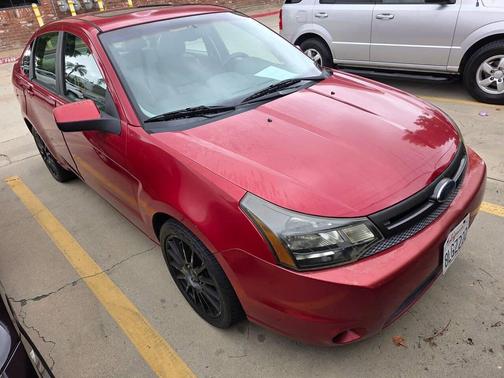 Sangria Red Metallic 2010 Ford Focus SES