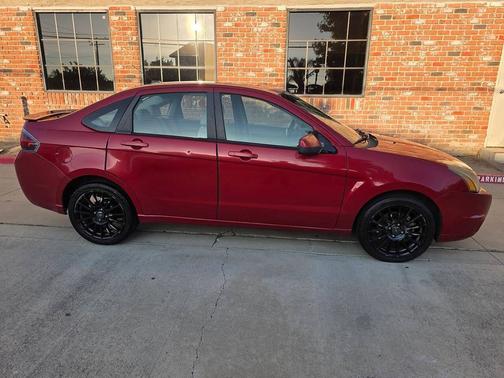 Sangria Red Metallic 2010 Ford Focus SES