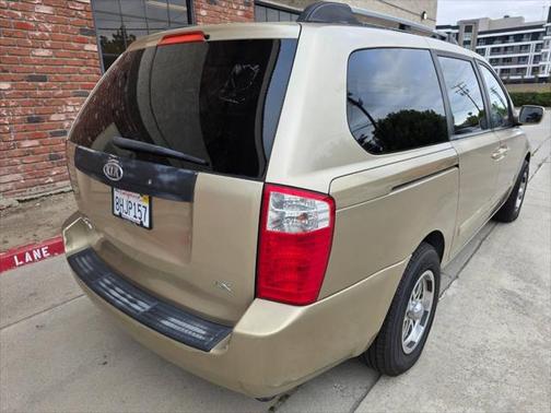 2008 Kia Sedona LX