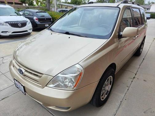 2008 Kia Sedona LX