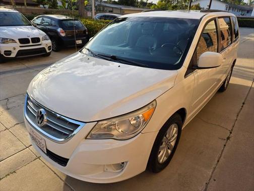 2012 Volkswagen Routan SE 4dr Mini Van w/ RSE and Navigation