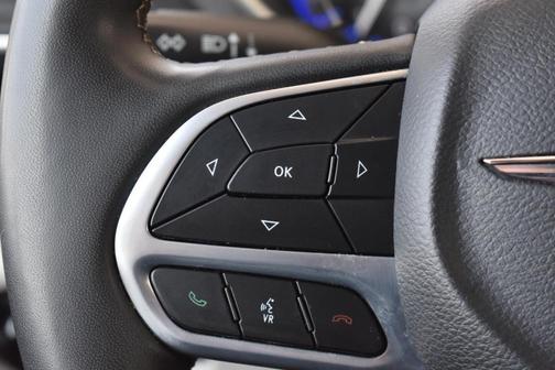 2023 Chrysler Pacifica Touring-L