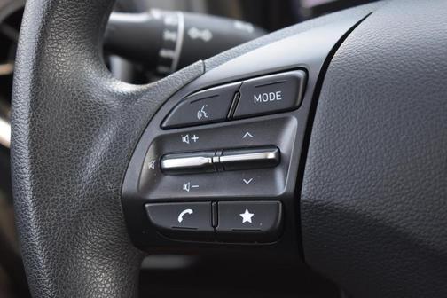2022 Hyundai KONA SE