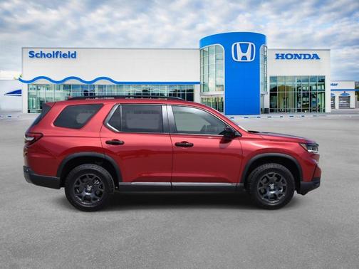 Radiant Red Metallic II 2025 Honda Pilot TrailSport