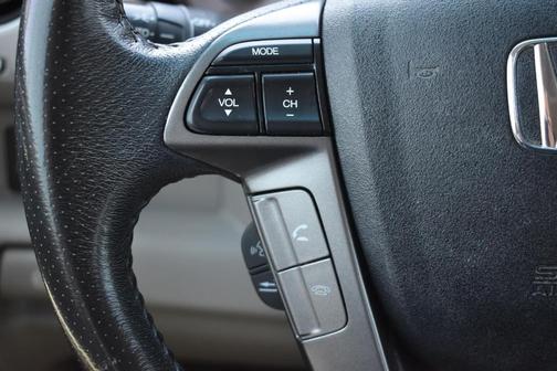 2014 Honda Pilot EX-L w/ Navigation