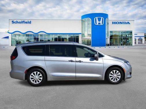 2019 Chrysler Pacifica Touring-L
