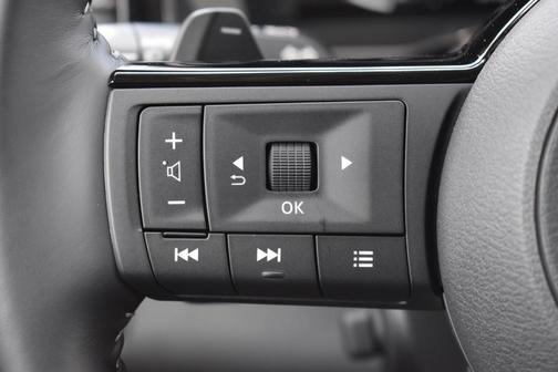 Everest White P 2025 Nissan Pathfinder Platinum