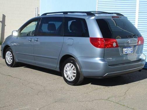2009 Toyota Sienna LE