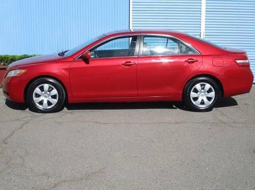 Barcelona Red Metallic 2009 Toyota Camry LE