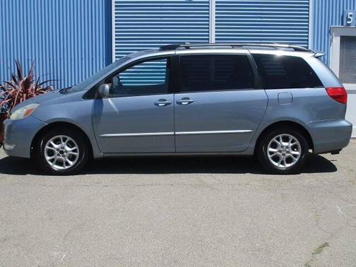 2004 Toyota Sienna XLE Limited