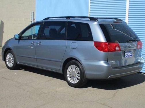 2010 Toyota Sienna XLE Limited
