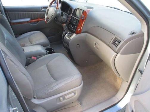 2010 Toyota Sienna XLE Limited