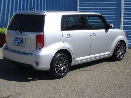 Classic Silver Metallic 2015 Scion xB 686 Parklan Edition