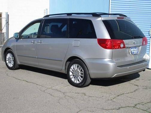 2009 Toyota Sienna XLE
