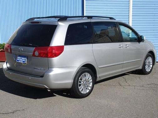 2009 Toyota Sienna XLE