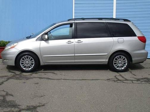2009 Toyota Sienna XLE