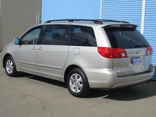 2009 Toyota Sienna XLE