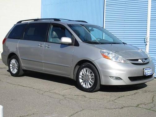2009 Toyota Sienna XLE