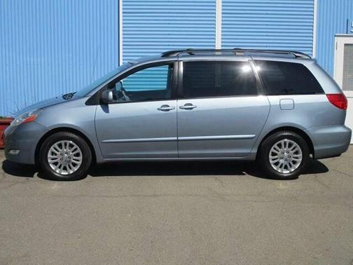 2010 Toyota Sienna XLE Limited