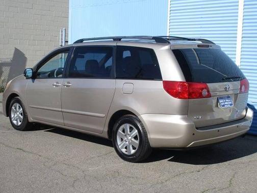 2010 Toyota Sienna LE