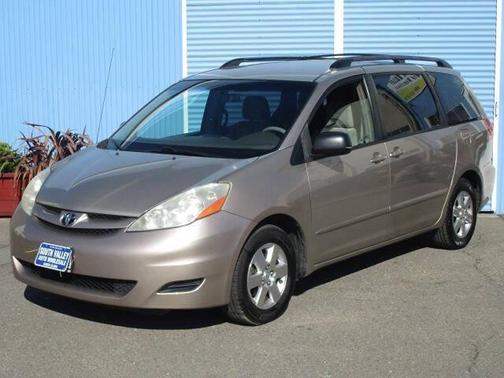 2010 Toyota Sienna LE