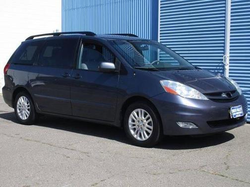 2008 Toyota Sienna XLE