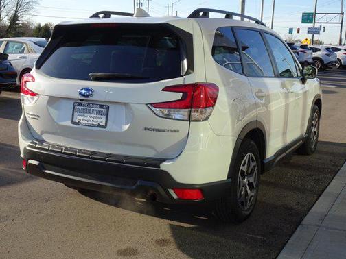 2022 Subaru Forester Premium