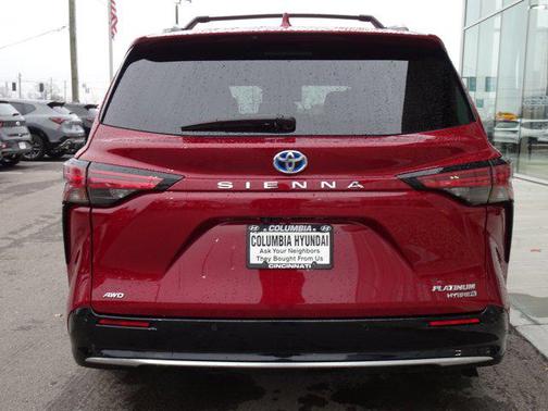 2023 Toyota Sienna Platinum