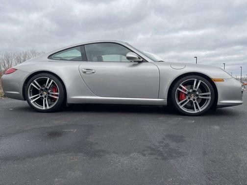 Photo 2 of 9 of 2011 Porsche 911 Carrera S