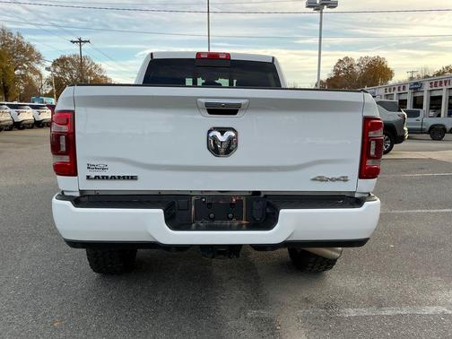 2022 RAM 2500 Laramie Crew Cab 4x4 6'4' Box