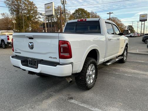 2022 RAM 2500 Laramie Crew Cab 4x4 6'4' Box