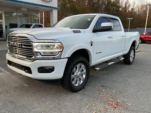 2022 RAM 2500 Laramie Crew Cab 4x4 6'4' Box