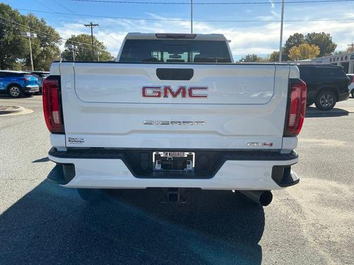 2023 GMC Sierra 2500 AT4