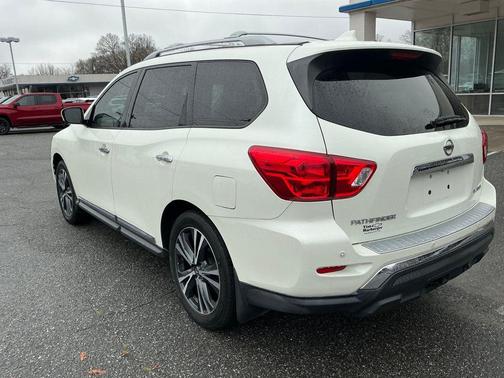 2020 Nissan Pathfinder Platinum 2WD