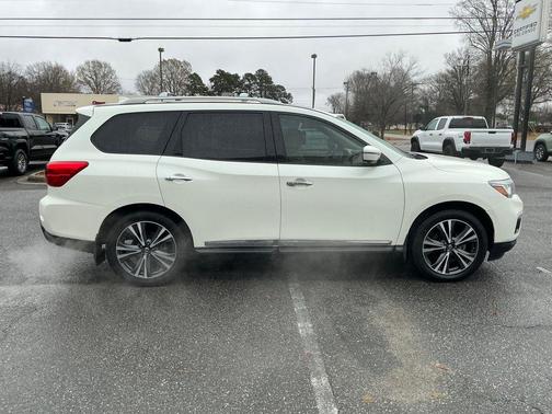 2020 Nissan Pathfinder Platinum 2WD