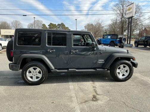 2017 Jeep Wrangler Unlimited Sport