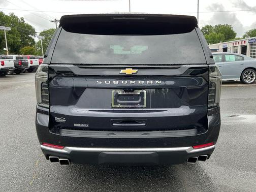 Ash 2025 Chevrolet Suburban 4WD High Country