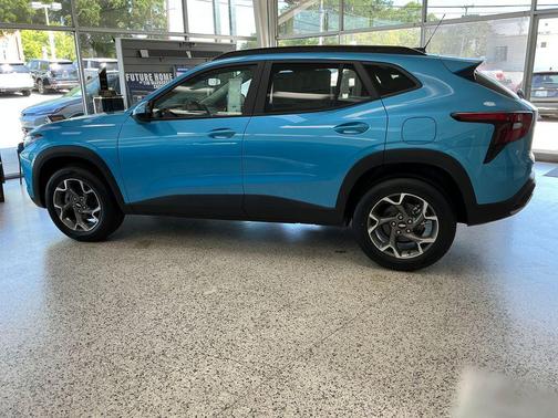 Marina Blue 2026 Chevrolet Trax LT