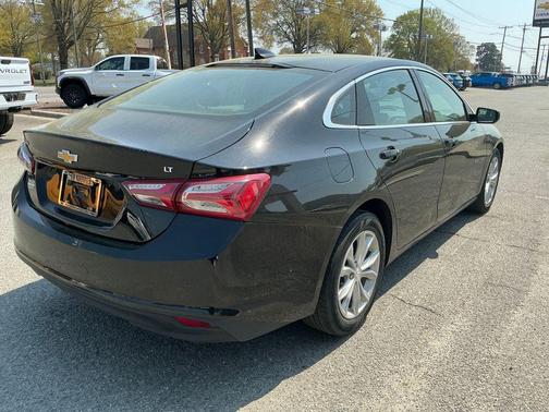2022 Chevrolet Malibu FWD LT