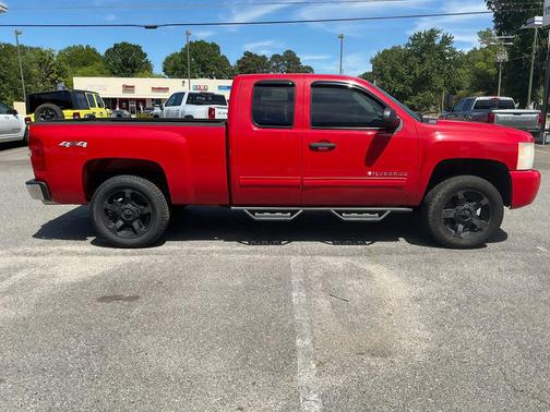 Victory Red 2011 Chevrolet Silverado 1500 LT