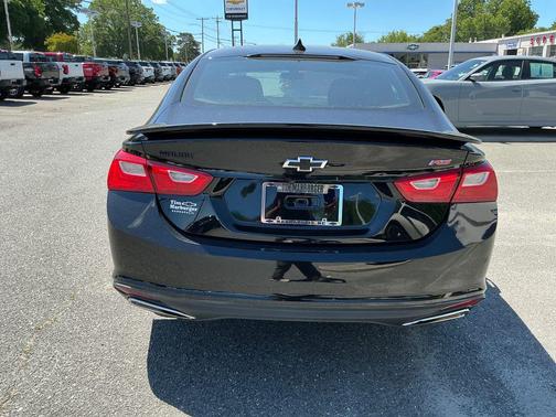 Mosaic Black Metallic 2022 Chevrolet Malibu FWD RS
