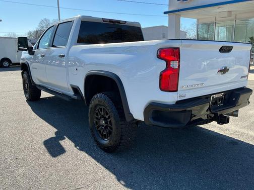 2024 Chevrolet Silverado 2500 4WD Crew Cab Standard Bed ZR2